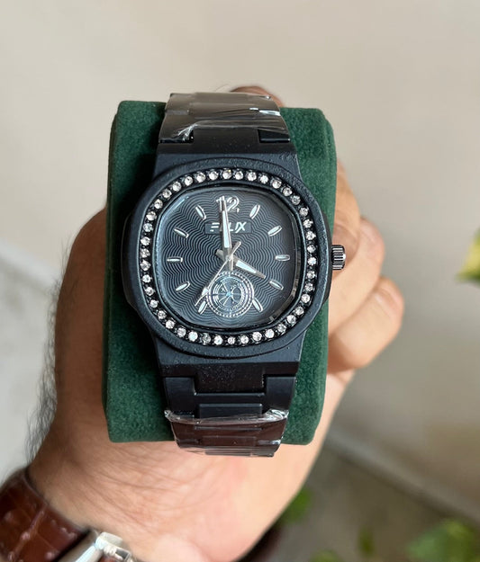 Black Round Dial Stone Embedded Classsic Watch For Men
